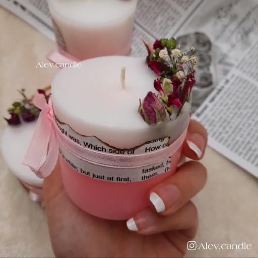 شمع استوانه گلدار صورتی پاستیلی
