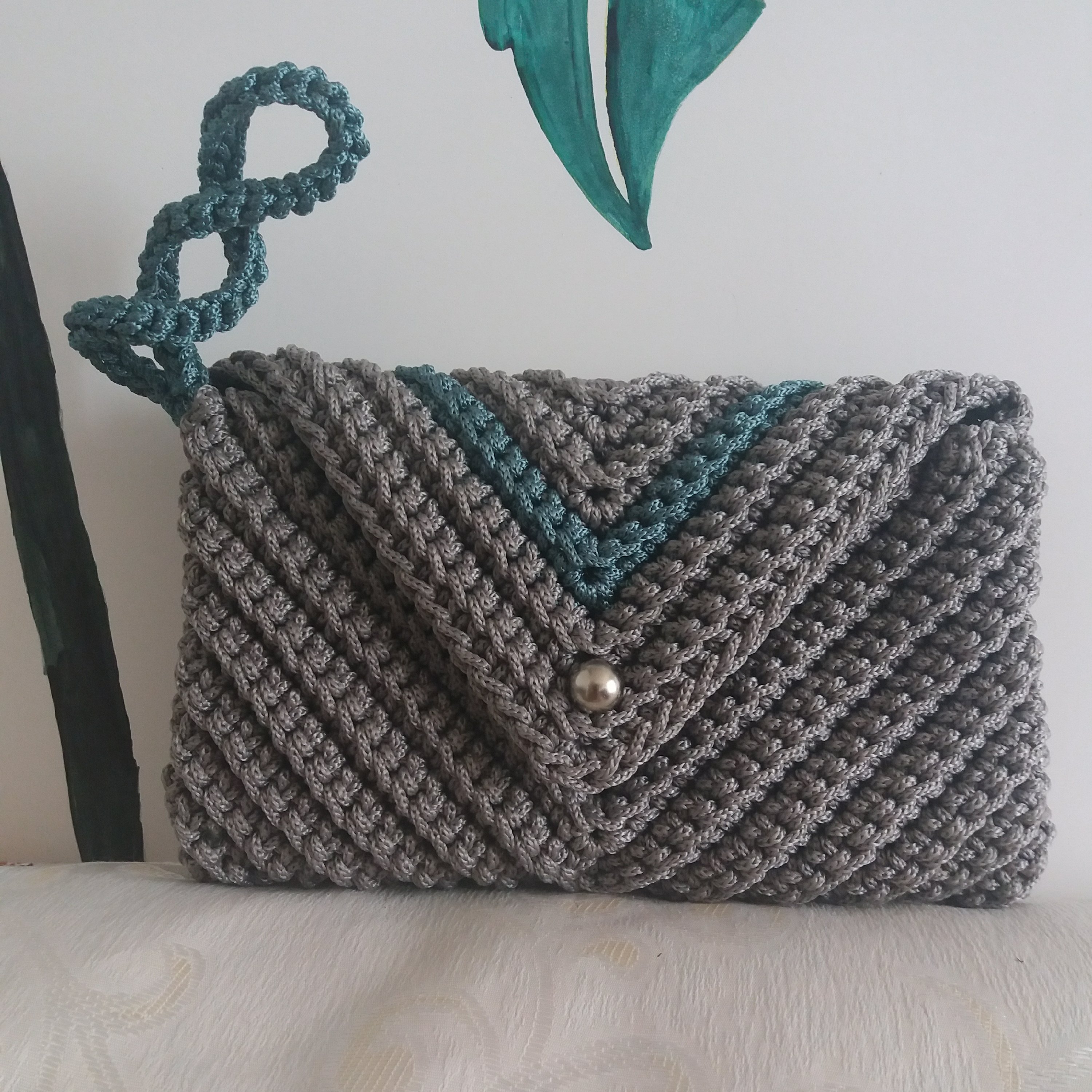 کیف پول و موبایل