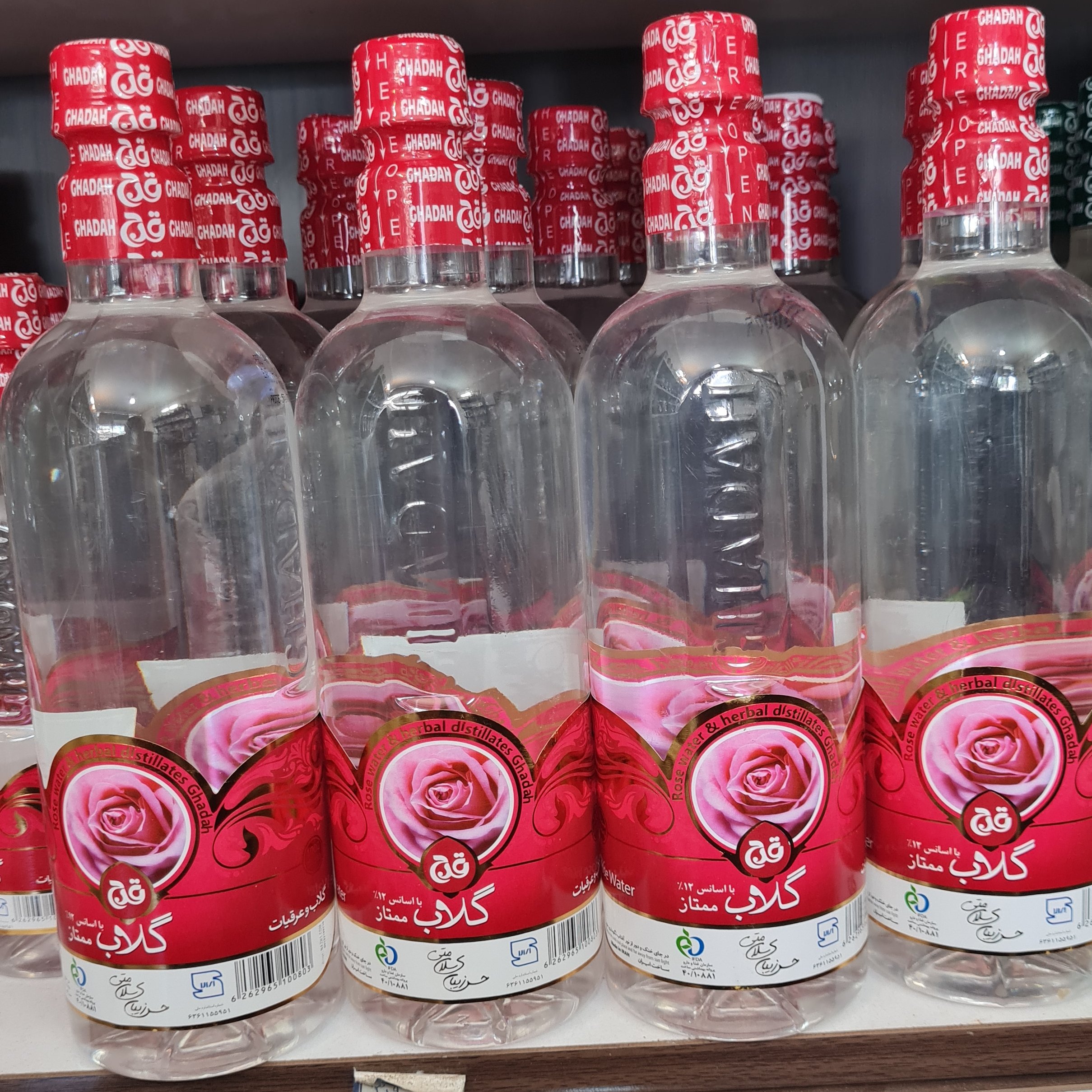 گلاب درجه یک قدح 1لیتری