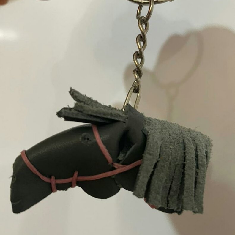 جاسوئیچی  چرم طبیعی سه بعدی دست دوز مدل اسب