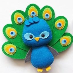 عروسک نمدی طاووس
