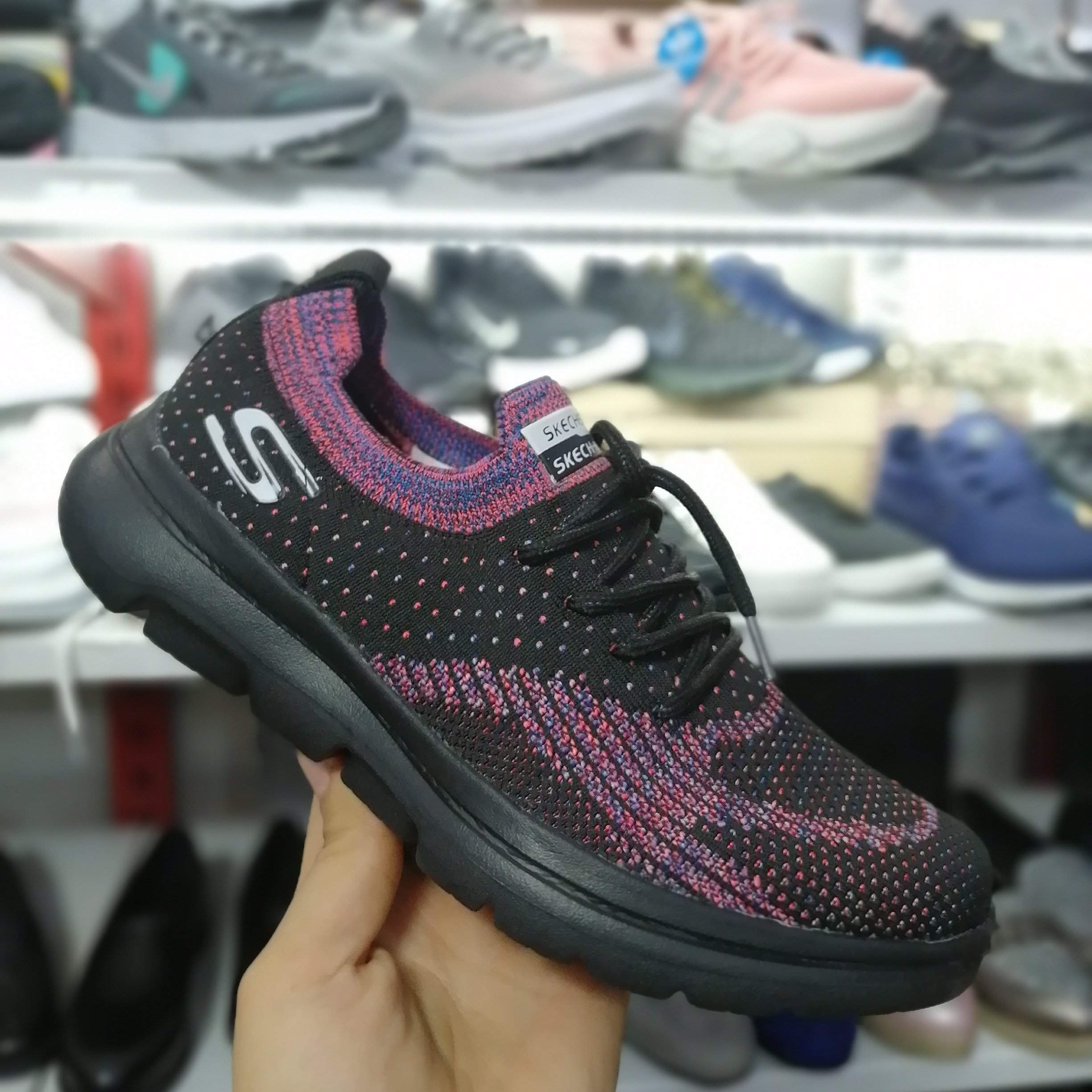 کتونی های کپی جورابی اسکیچرز