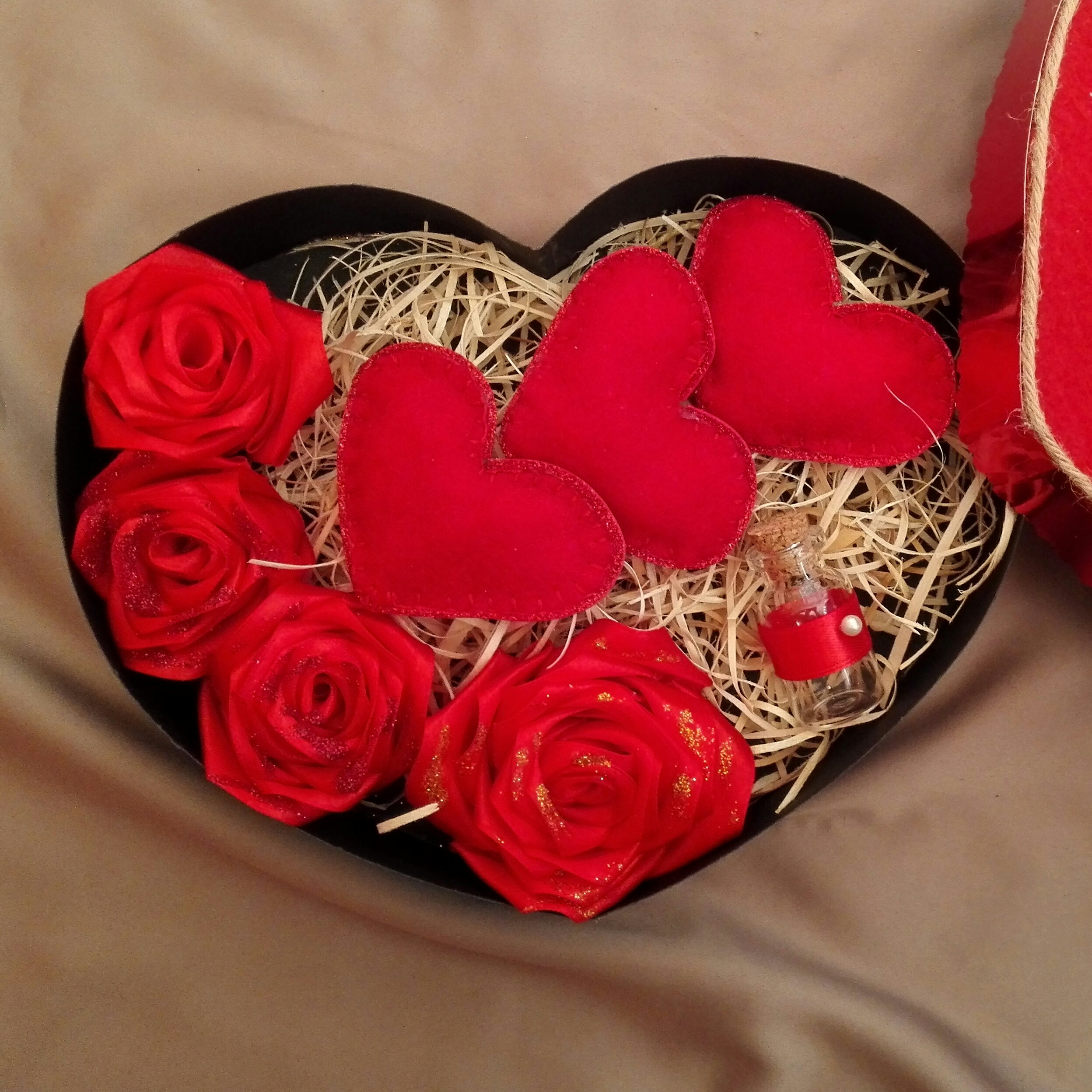 جعبه هدیه باکس هدیه قرمز