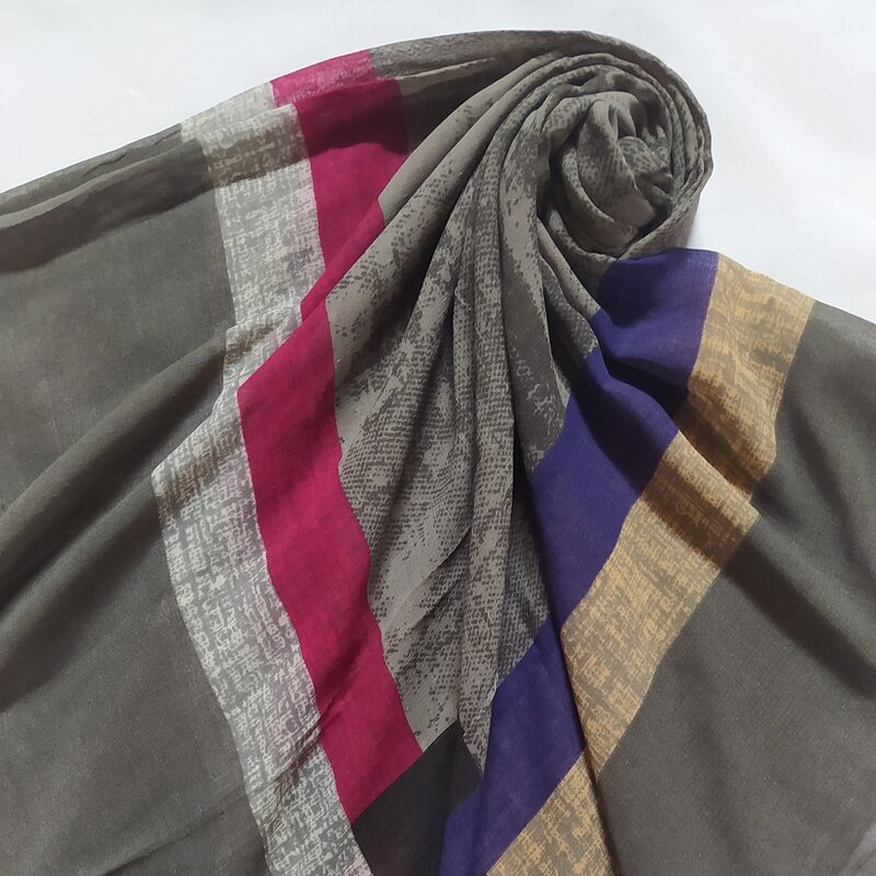 روسری قواره بزرگ ، قواره 140 ، ابریشم گارزا ، رنگ خاکی