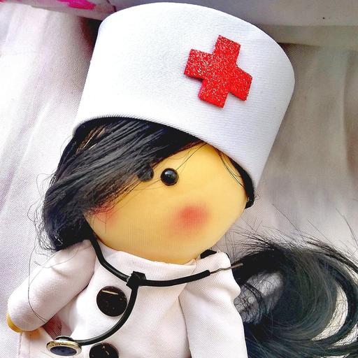 عروسک روسی پرستار و دکترکاری از عروسک پاپایا  15سانتی با کلاه 20سانتی