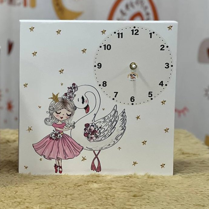 ساعت چاپ با طرحهای متنوع دخترانه و پسرانه جنس ام دی اف و طلق چاپ با کیفیت تضمینی بهمراه عقربه و موتور ساعت کامل