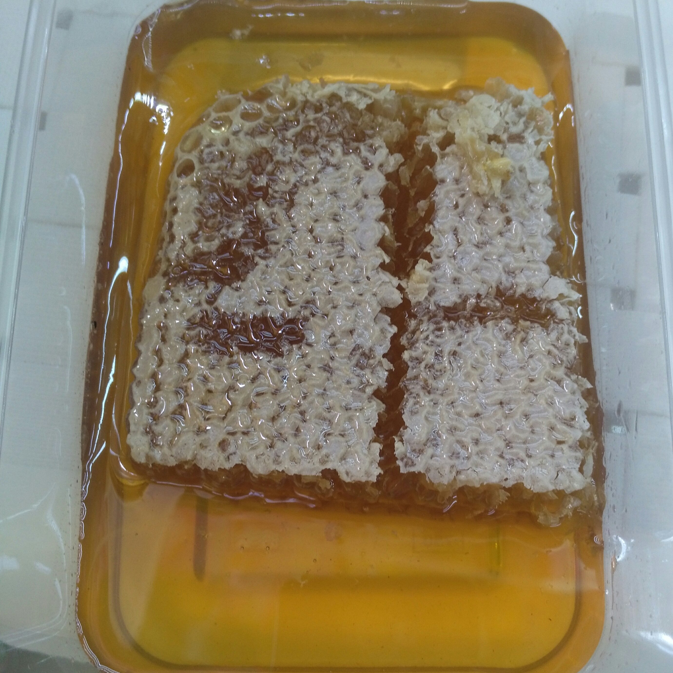 عسل با موم
