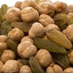 نخودچی کشمش اعلا بدون نمک یک کیلوگرمی یلدا آقای زعفران
