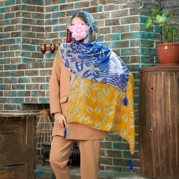 شال نخ کتان طرح هه دور دوخت منگوله دار ایستائی عالی مناسب برای بهاروتابستان عرض76 طول 190سانت 