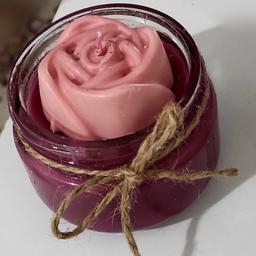 شات شمع معطر دو رنگ تزیین شده با گل و کنف