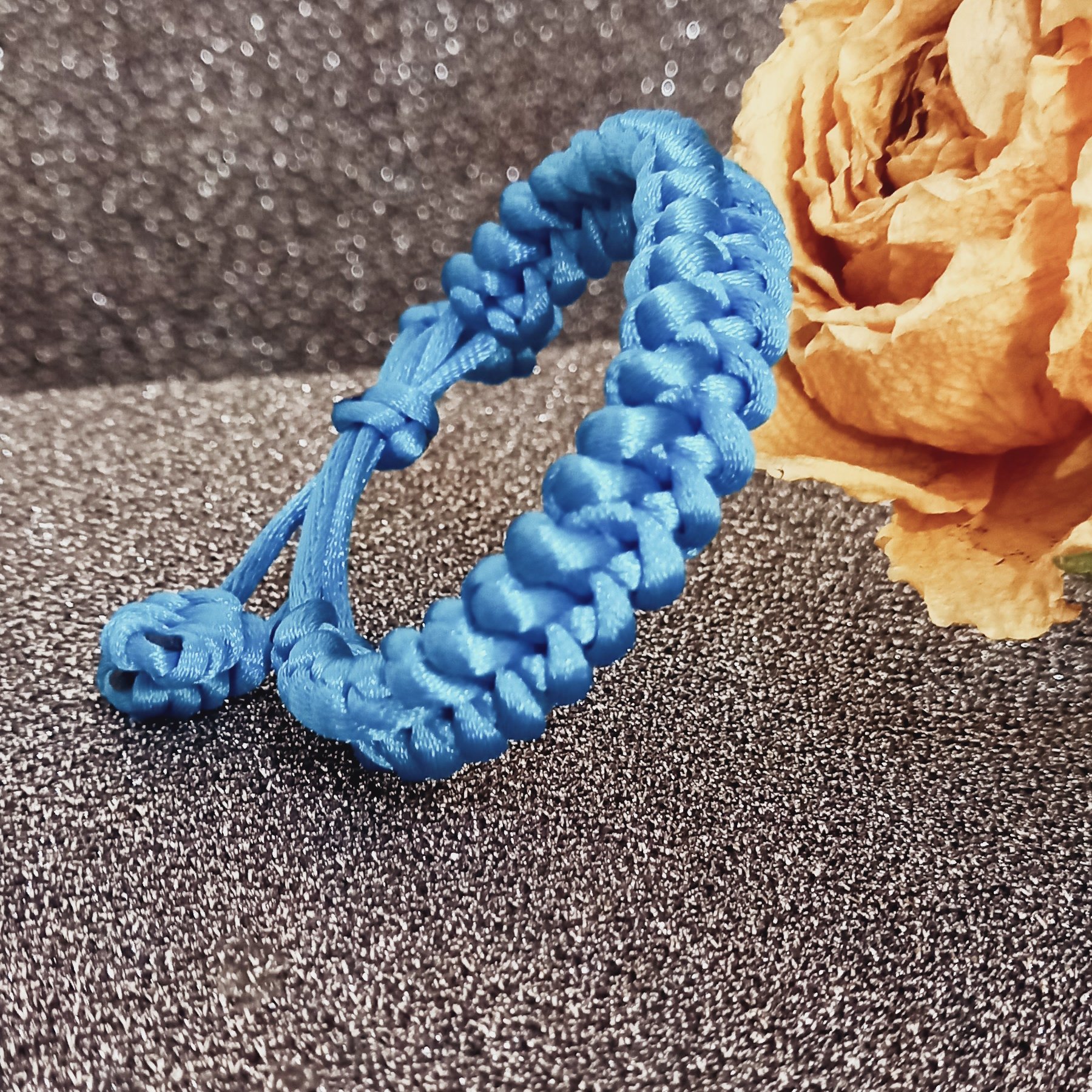 دستبند قیطون اسپرت تک رنگ