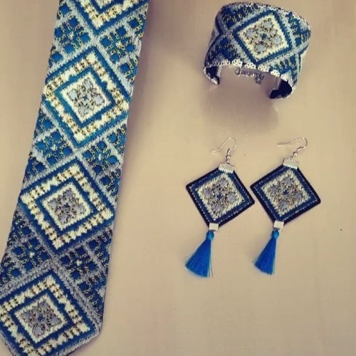 دستبندسوزن دوزی سنتی