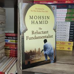 کتاب زبان اصلی The Reluctant Fundamentalist (بنیادگرای ناراضی) - اثر محسن حمید
