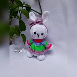 عروسک بافتنی خرگوش پاپیونی.بافته شده از نخ مرغوب ایرانی.دارای رنگبندی جذاب وزیبا