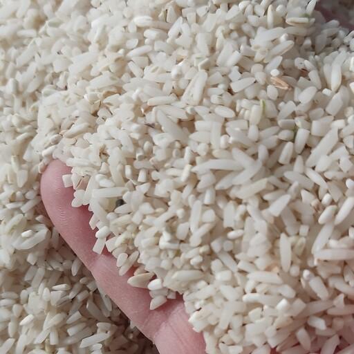 سرلاشه طارم هاشمی کشت اول با چهل درصد برنج سالم مناسپ برای پخت کته  وانواع ته چین
