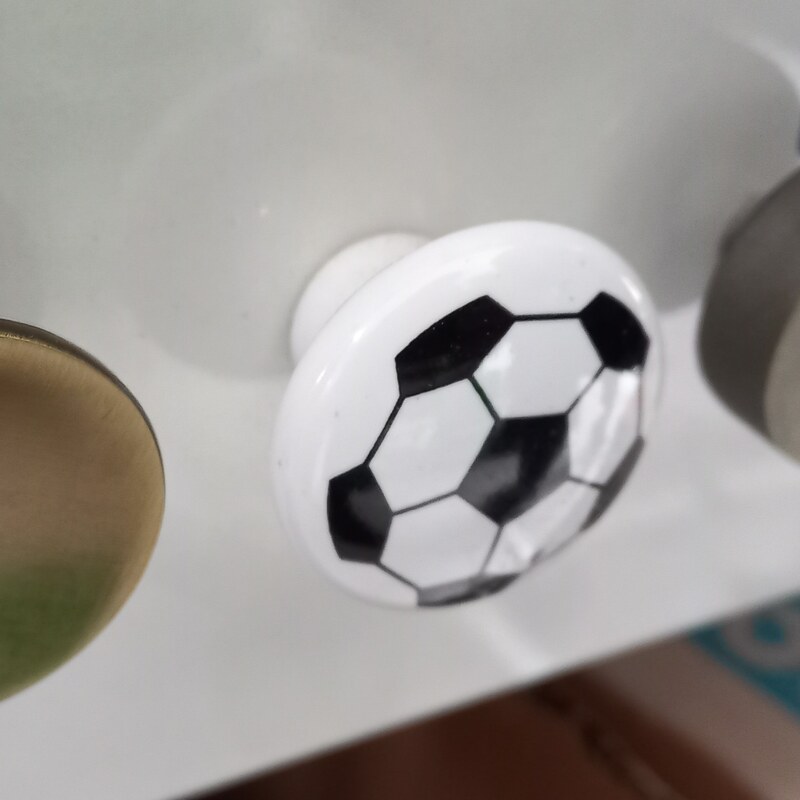 دستگیره کابینت کشو کمد مدل توپ فوتبال بسته 6 عددی همراه با پیچ