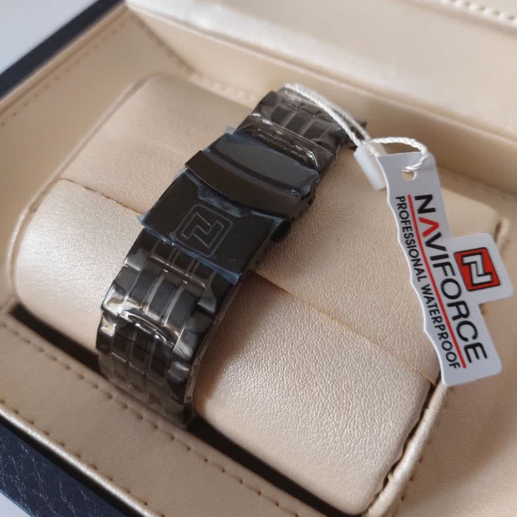 ساعت مردانه پسرانه ناویفورس+بند استیل+رنگ ثابت+دو زمانه+ یک سال گارانتی naviforce