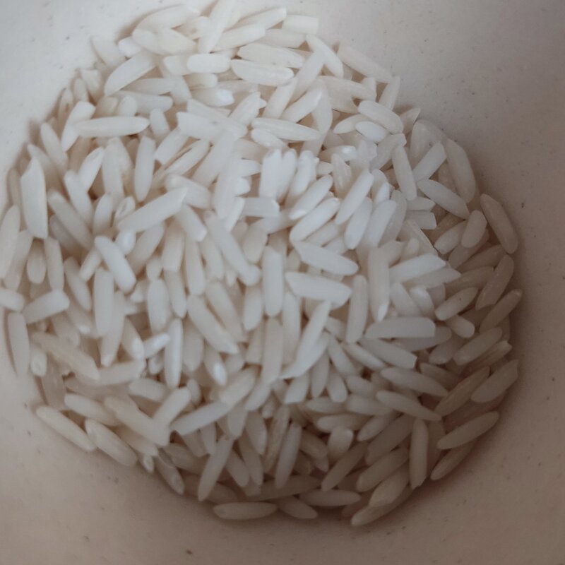 برنج هاشمی مرغوب گیلان در بسته بندی دو کیلوگرمی 