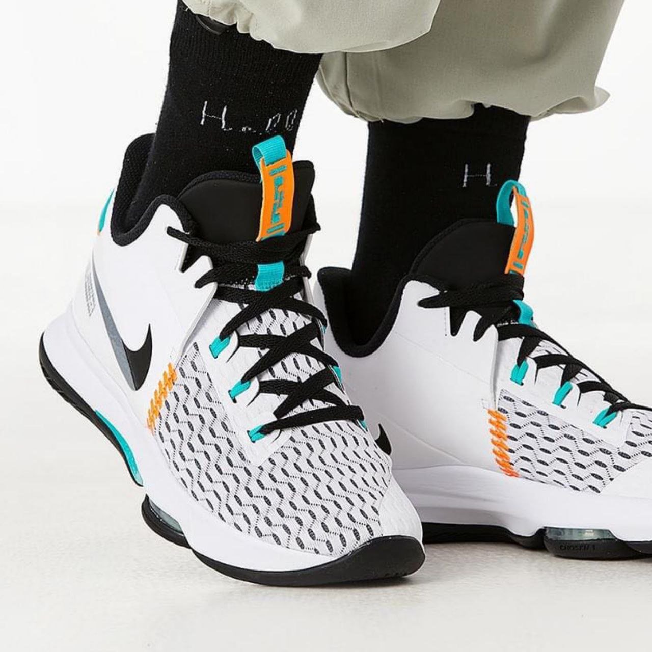 lebron witness 5 white clear jade