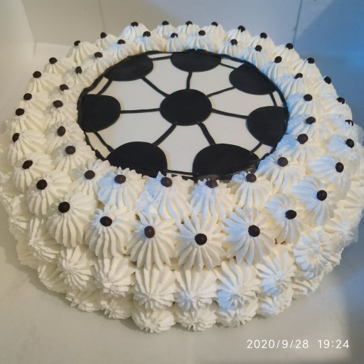 کیک تولد پسرانه تم توپ فوتبال
