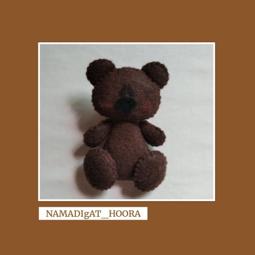 عروسک خرس نمدی 
مناسب برای تزئیناتی، هدیه، آویز کیف و خودرو
مناسب تمام سنین
