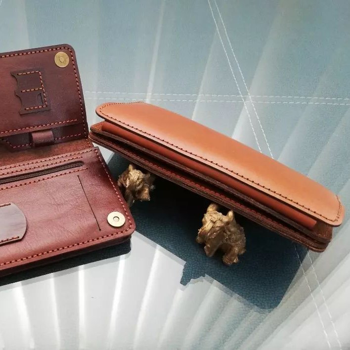 کیف موبایل و پول