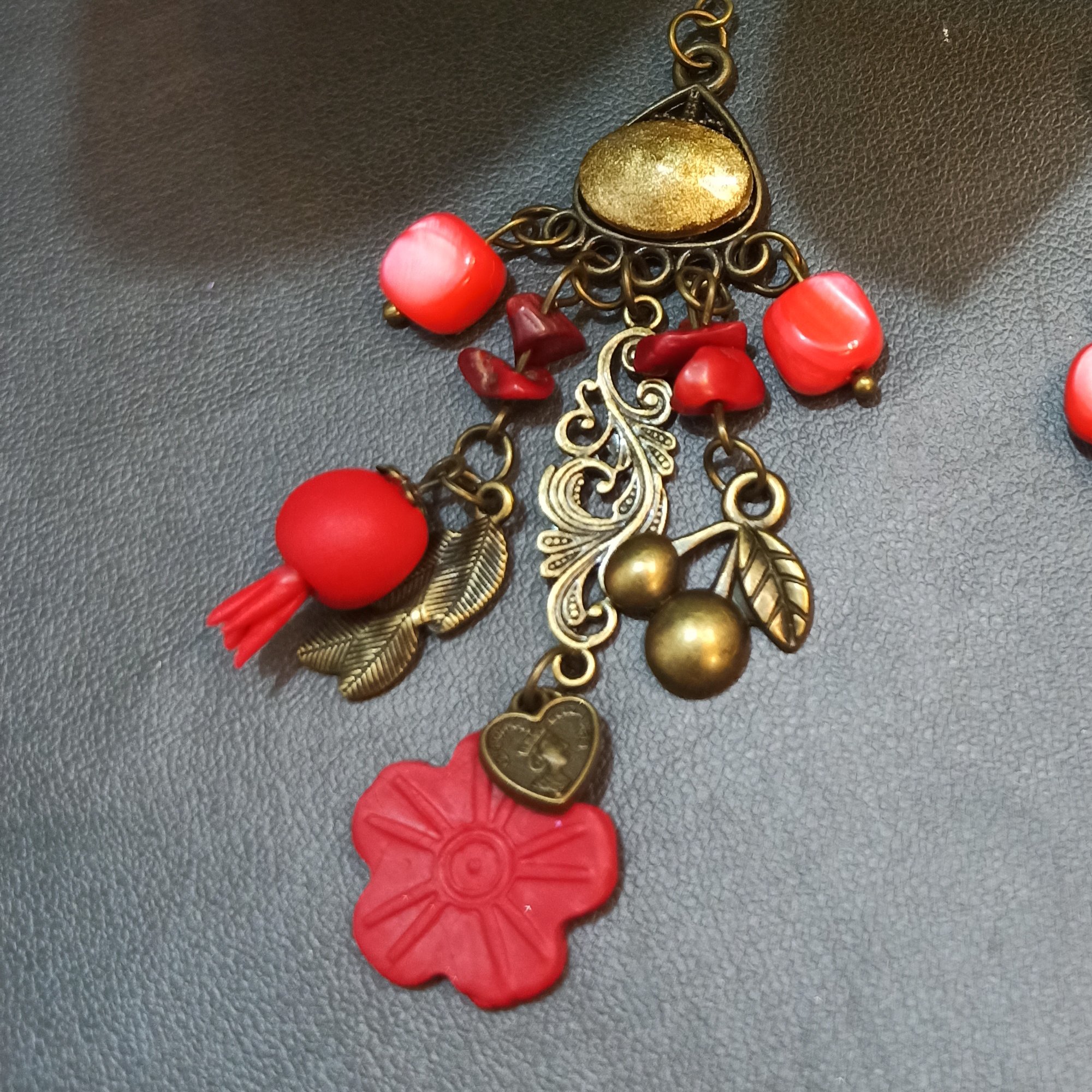 گوشواره انارونه دستساز برند هیوانا