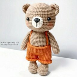 عروسک دستبافت خرس کیتا با قد 25 سانت و قابل سفارش در رنگبندی دلخواه شما 
