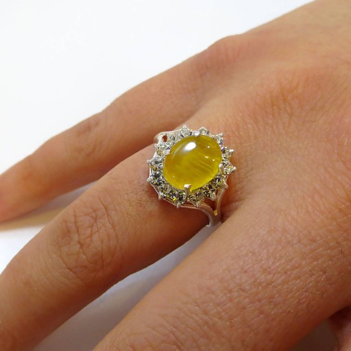 انگشتر زنانه نقره عیار 925 با نگین عقیق زرد مدل یک