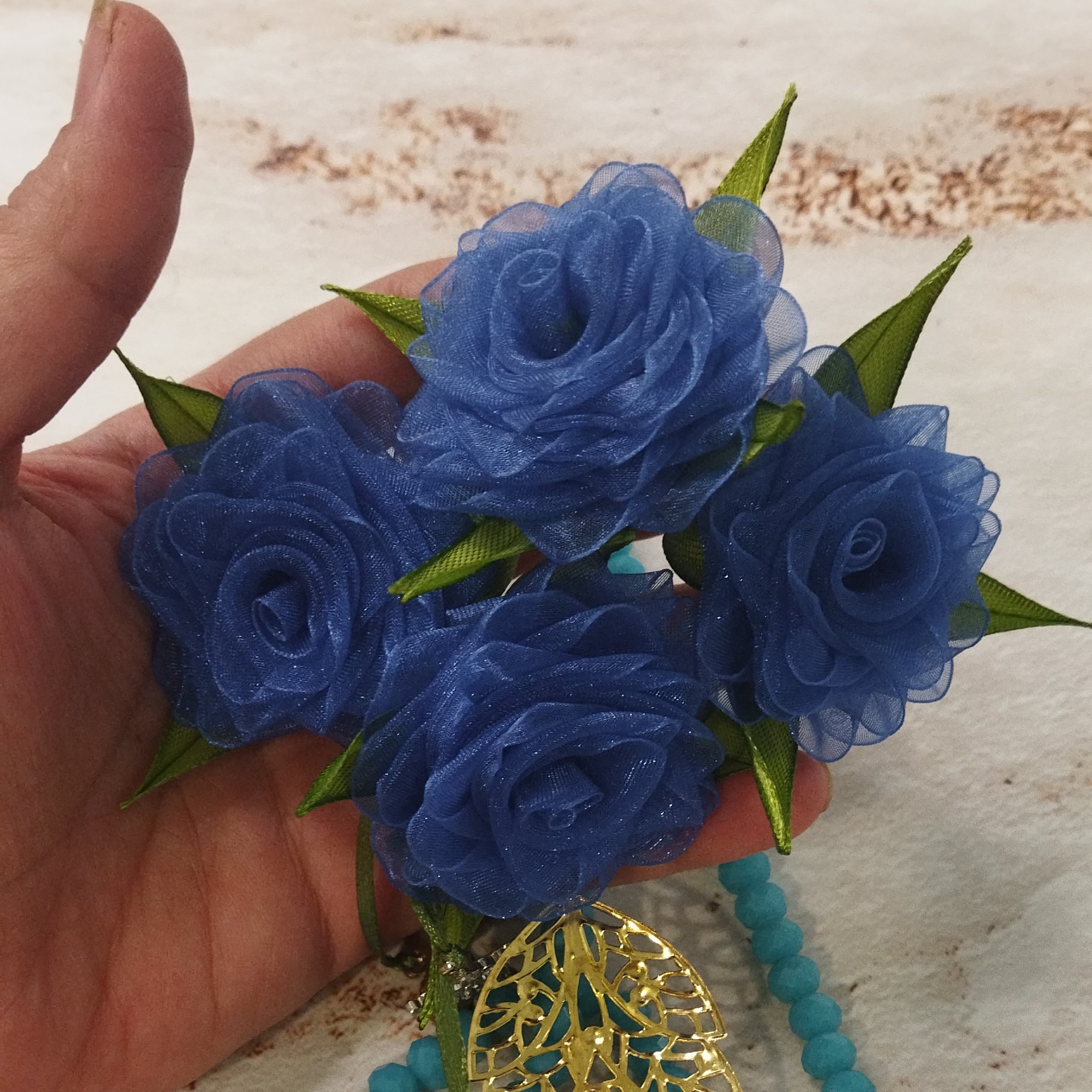 تسبیح فانتزی عروس گل دار کریستال آبی سایز 8