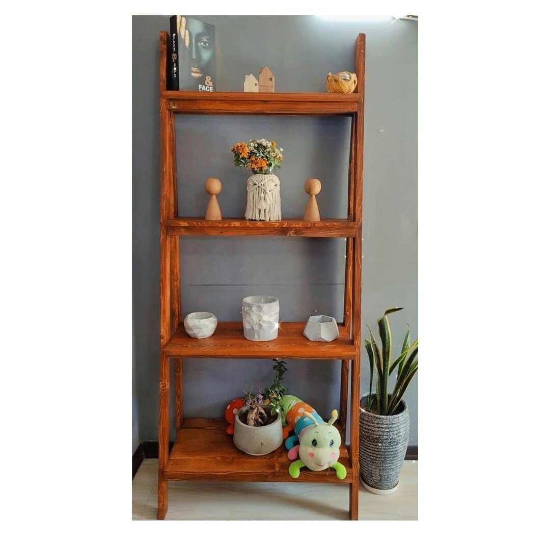 استند چند طبقه شیب دار دکوری چوب روس رنگ قهوه ای پوشش سیلرکیلر