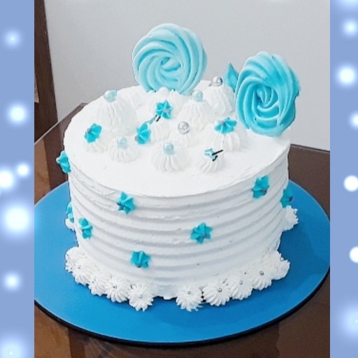 کیک خامه ای آبی طوری