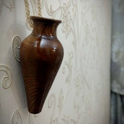 گلدان آویز چوبی بسیار زیبا و چشم نواز تولید شده از بهترین برند چوب 