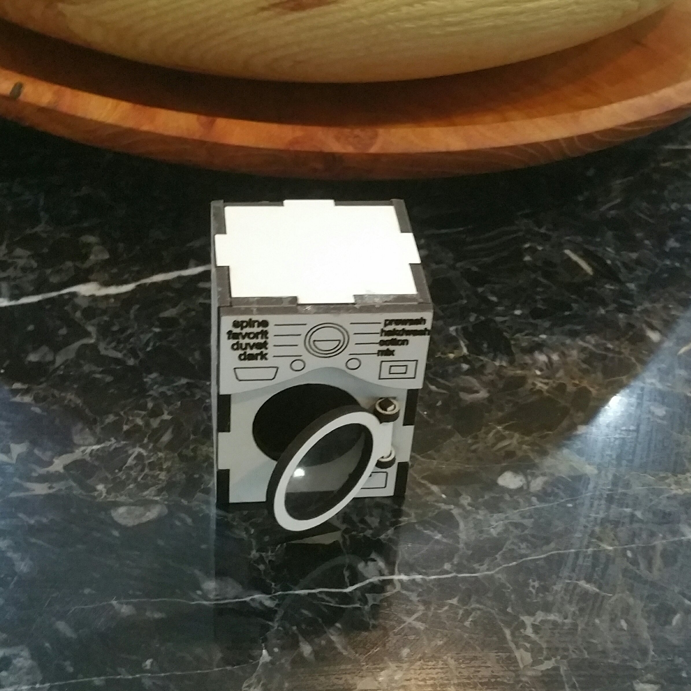 ماکت چوبی ماشین لباس شویی محصولی از ماکت مجتبی بسیار زیبا