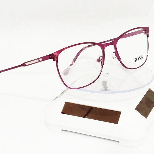 عینک طبی زنانه
برند BOSS
جنسیت فریم تمام قاب فلزی دسته فنری
درجه کیفی بسیار عالی