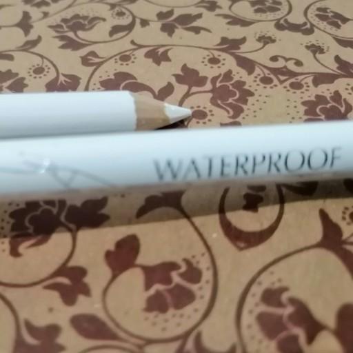 مداد سفید کننده ناخن
