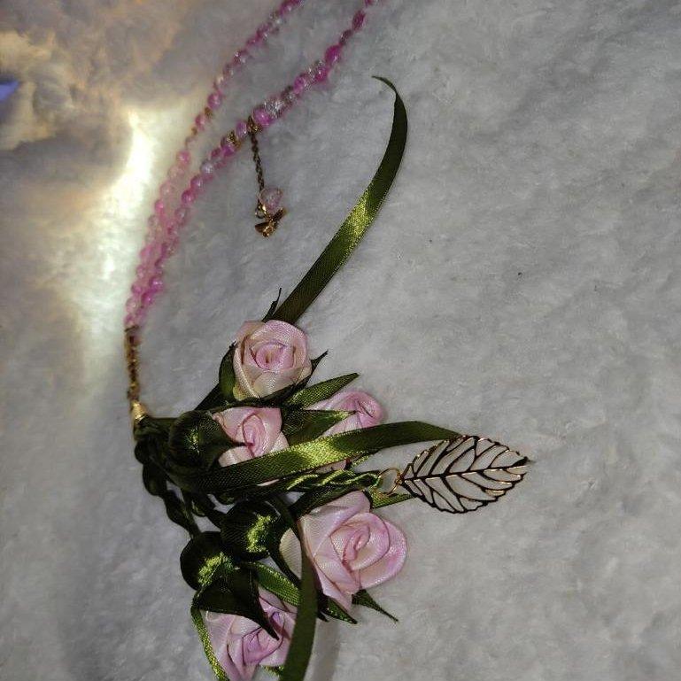 تسبیح فانتزی سنگی طرح گل.  جنس مهره ها از سنگ،   قابل سفارش در رنگ دلخواه