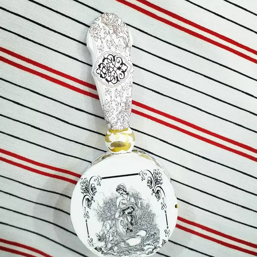 سرمه دان طرح عطر  دومنظوره رومیزی وجیبی در طرحهای متنوع پک 50تایی  تلفن تماس نهصدوپانزده چهار صد وسی ونه نودوسه پنجاه ود