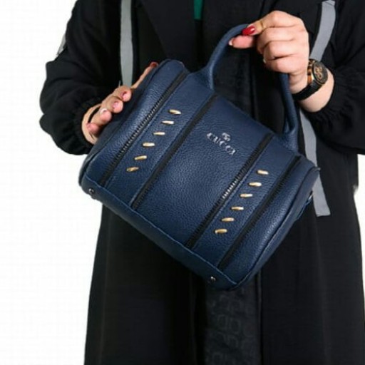 کیف زنانه صندوقی طرح گوچی بسیار شیک و زیبا در چهار رنگ مشکی، سرمه ای، صورتی و کرم