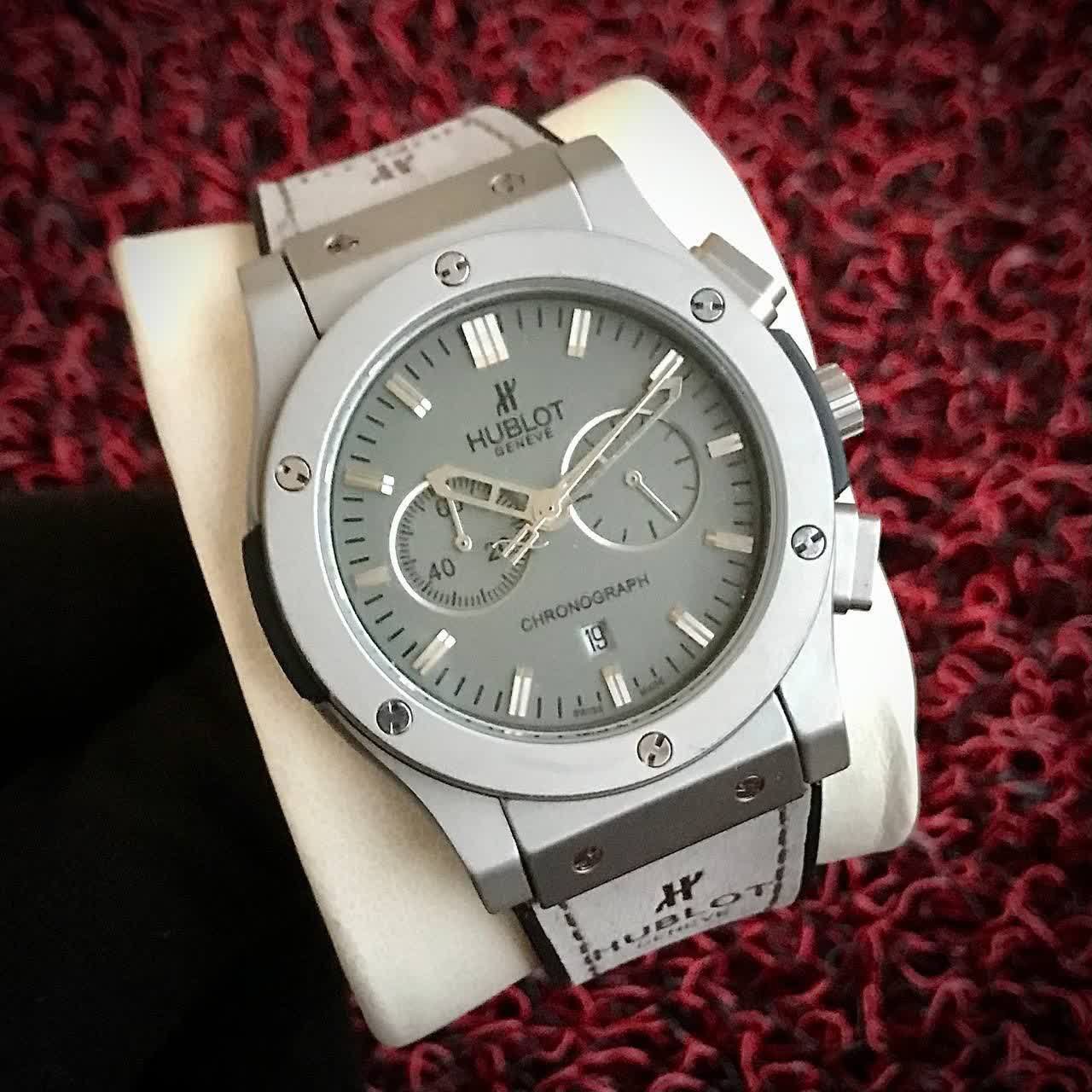 ساعتمچی مردانه هابلوت جنس بدنه استیل hublot