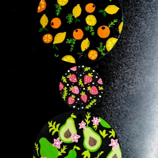 آویز سفالی نقاشی شده میوه‌ها قطر  10 و 5 سانتی متر