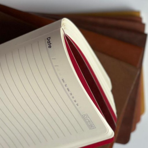 دفترچه های جذاب با جلد ترمو  (سایز  رقعی) با رنگهای زیبا مناسب تمام سلیقه ها
