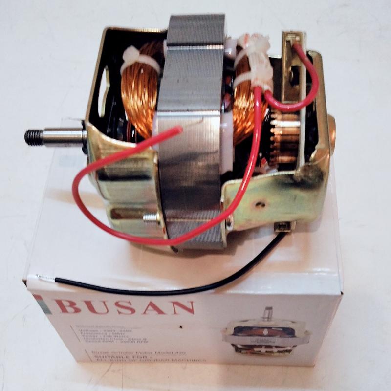 موتور آبمیوه گیری و مخلوط کن برند BUSAN با قدرت بیشتر طبق توضیحات. 