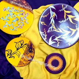 بشقاب دیوارکوب بنفش زرد طرح برگ و سنتی نقطه کوب ست 4تایی نقاشی شده با رنگ و اندازه دلخواه 