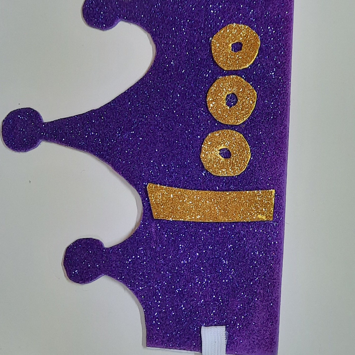 تاج فومی سن و عدد