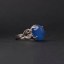 انگشتر اسپرت عقیق آبی کاربُنی خوش رنگ و لعاب مدل دو قلب نقره با عیار 925 