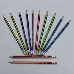 مداد مشکی سه ضلعی پاکن دار اسکول مکس بسته 12 عددی