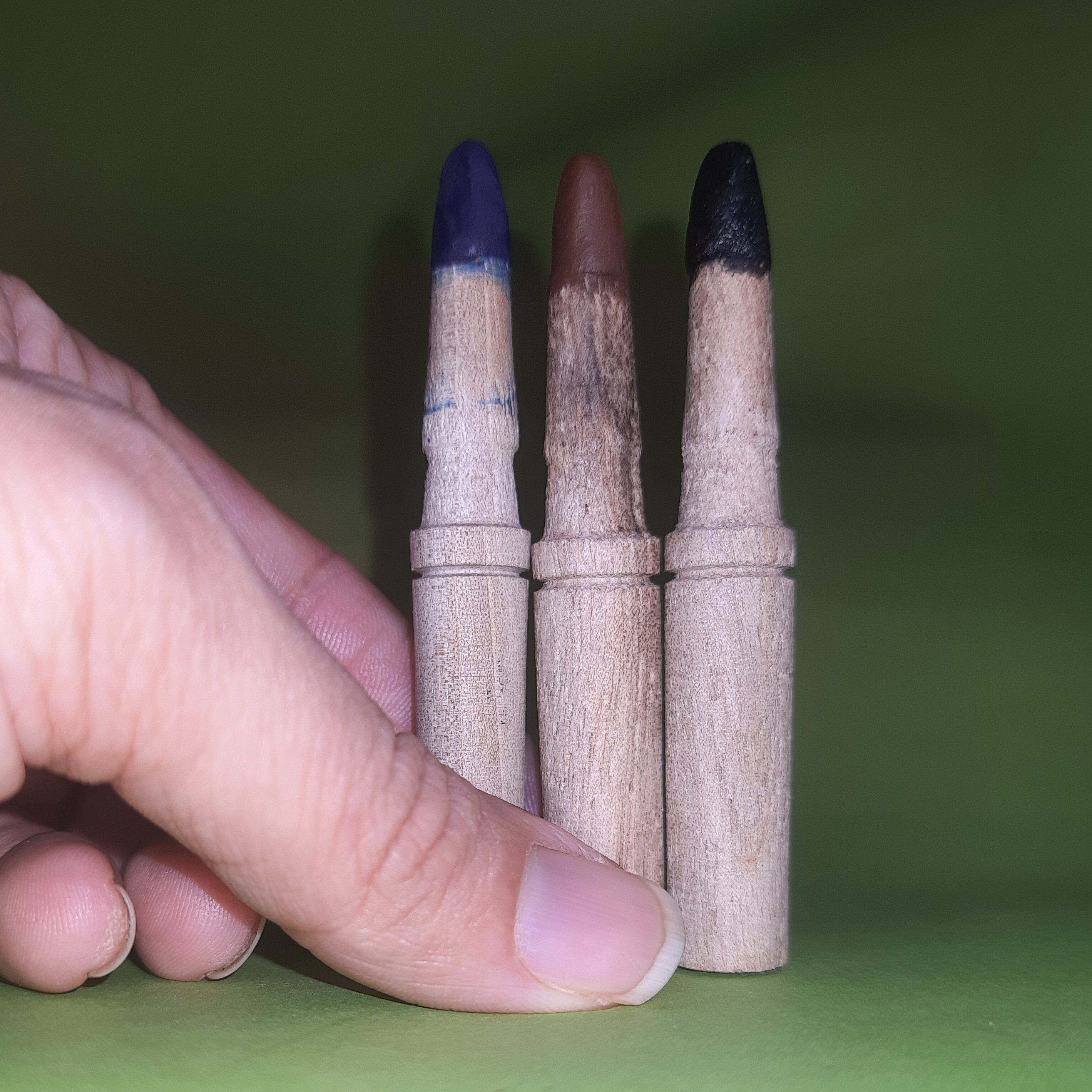 سرمه مدادی سرمهای رنگ