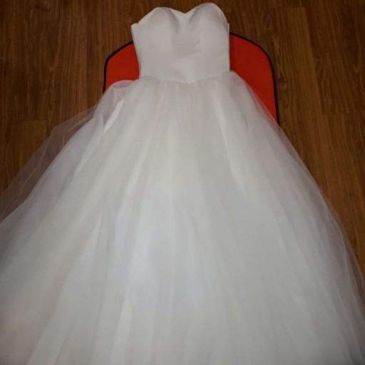 لباس عروس کاملا به دلخواه مشتری قبل از خرید هماهنگ کنید