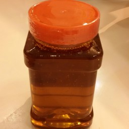 عسل گشنیز طبیعی اعلاء سبلان (مستقیم از زنبور دار )یک کیلو گرم